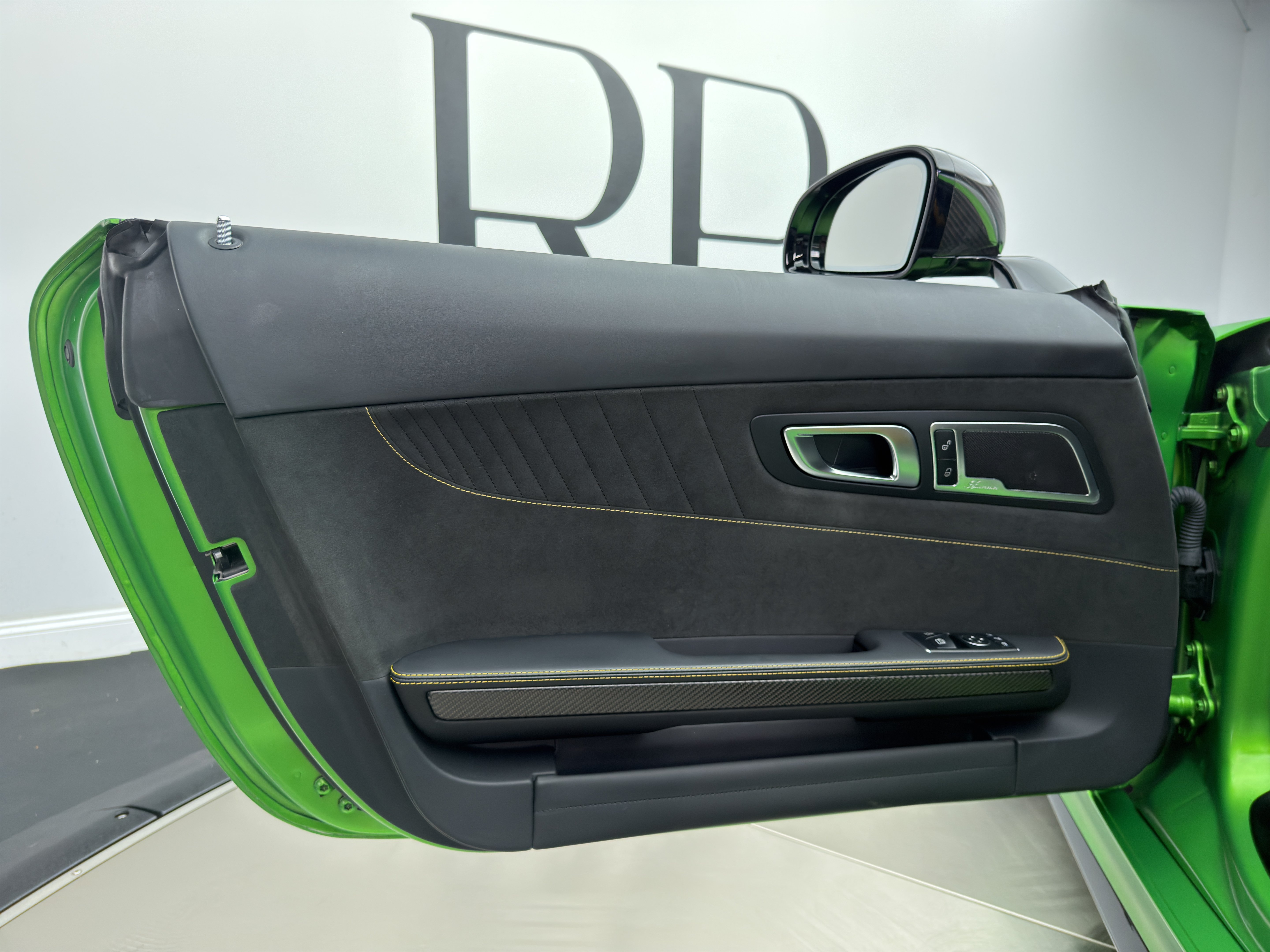 Used 2020 Mercedes-Benz AMG GT R image 14