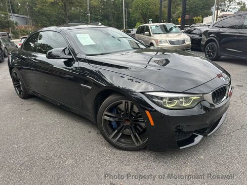 Used 2018 BMW M4 Convertible image 2