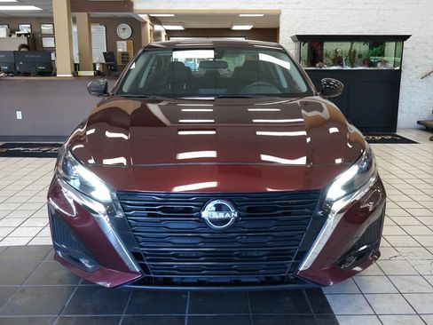 Used 2024 Nissan Altima 2.5 SV FWD image 18
