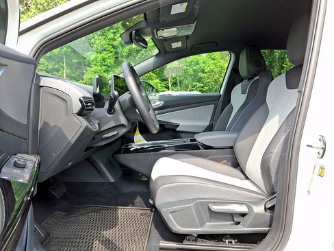 Certified 2024 Volkswagen ID.4 Pro AWD/4WD image 13
