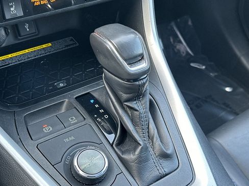 Used 2020 Toyota RAV4 XSE image 17