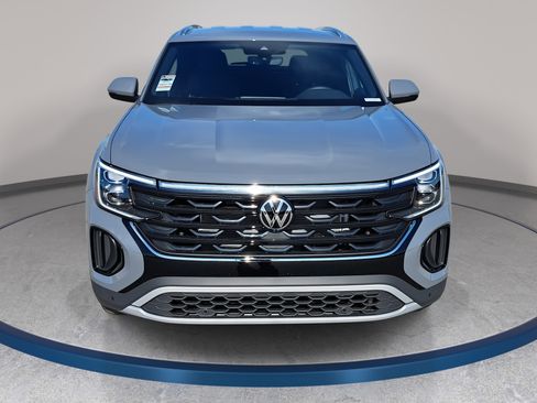 New 2026 Volkswagen Atlas Cross Sport SE image 2