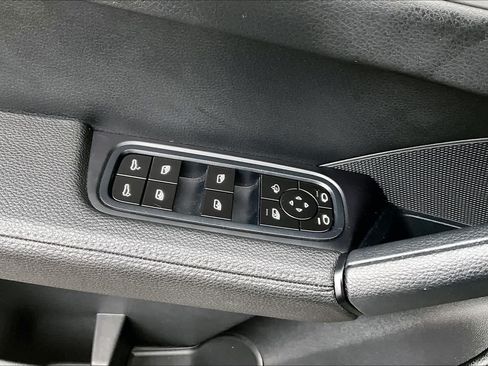 Used 2024 Porsche Cayenne AWD/4WD image 37