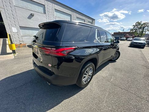 Used 2024 Chevrolet Traverse LT w/ LPO, Cargo Package AWD/4WD image 5