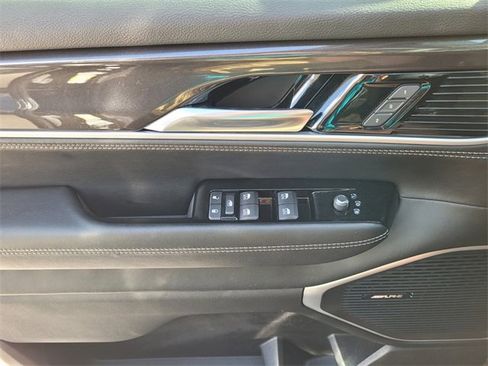 Used 2023 Jeep Wagoneer 4WD w/ Premium Group I image 24