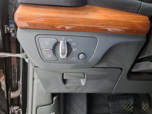 Used 2023 Audi Q5 2.0T Premium w/ Convenience Package image 24