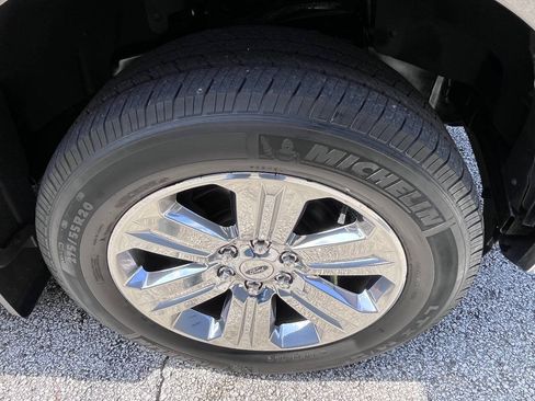 Used 2015 Ford F150 XLT w/ Equipment Group 302A Luxury AWD/4WD image 22