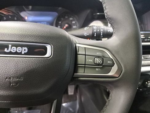 Certified 2023 Jeep Compass Latitude AWD/4WD image 18