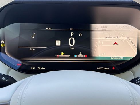 New 2026 Land Rover Range Rover Long Wheelbase SE image 20