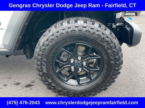 Used 2024 Jeep Wrangler Unlimited AWD/4WD image 9