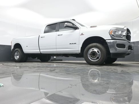 Used 2022 RAM 3500 Big Horn AWD/4WD image 32