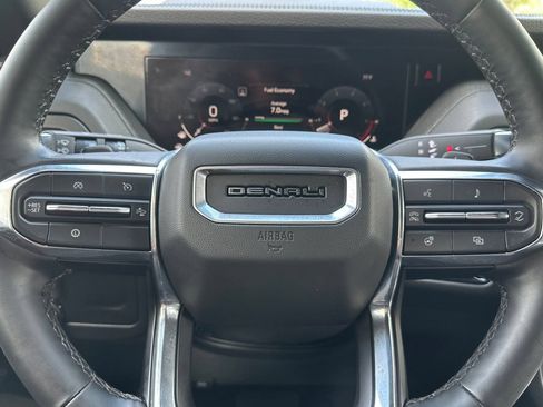 Used 2025 GMC Yukon Denali AWD/4WD image 22