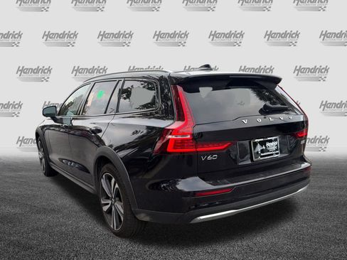 Certified 2025 Volvo V60 B5 Cross Country Plus image 11