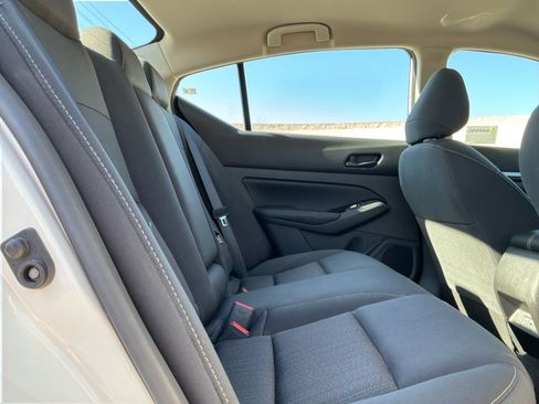 Used 2023 Nissan Altima 2.5 SV FWD image 18