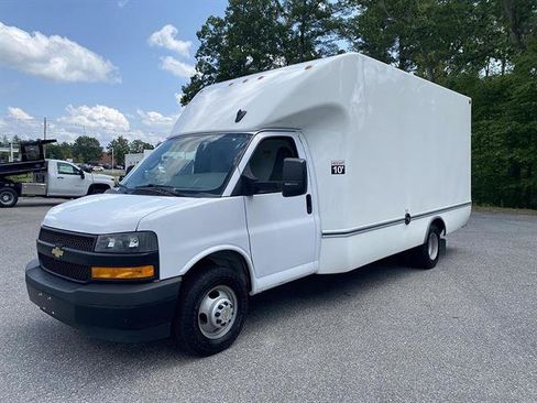 Used 2023 Chevrolet Express 3500 w/ Power Convenience Package RWD image 21