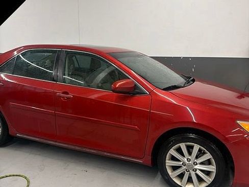 Used 2012 Toyota Camry XLE FWD image 5