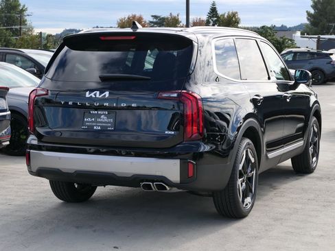 New 2025 Kia Telluride S image 3
