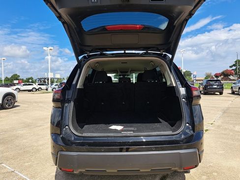 Used 2025 Nissan Rogue SV FWD image 24