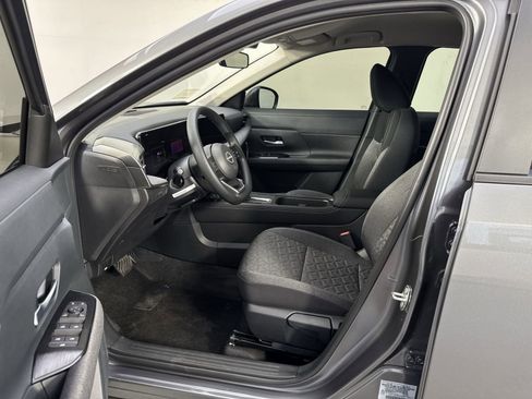 New 2025 Nissan Kicks SV image 4