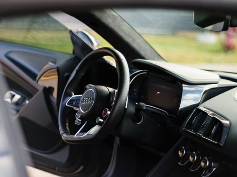 Used 2020 Audi R8 V10 performance image 12