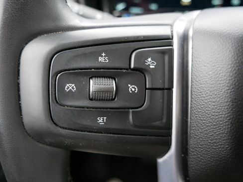 Used 2024 GMC Yukon SLE image 23