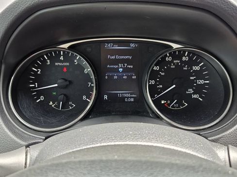 Used 2015 Nissan Rogue SV FWD image 26
