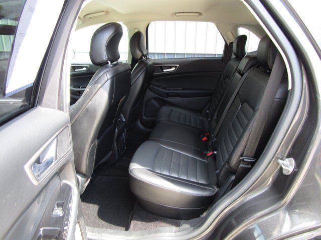 Used 2017 Ford Edge SEL w/ Equipment Group 201A AWD/4WD image 10