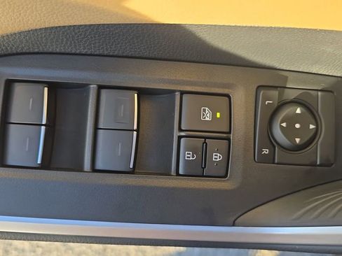 New 2025 Toyota RAV4 Limited image 28