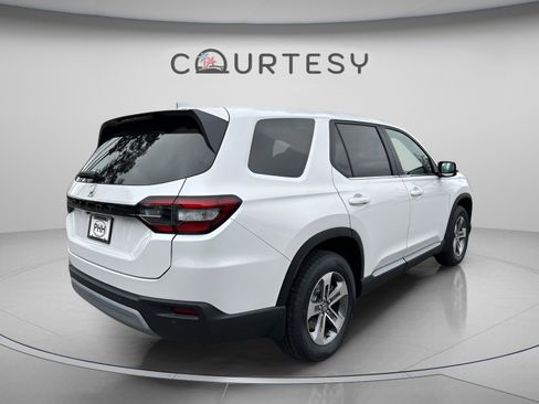 Used 2024 Honda Pilot EX-L image 7