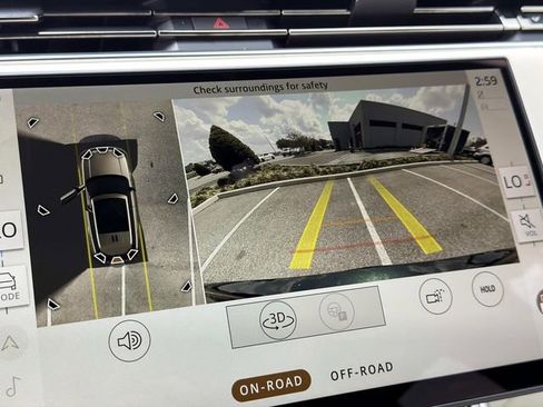 New 2026 Land Rover Range Rover SE image 24