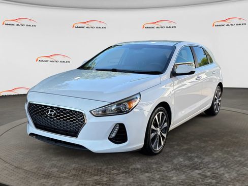 Used 2018 Hyundai Elantra GT FWD image 1