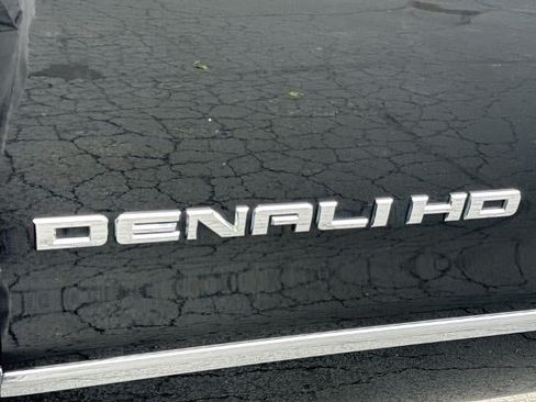 Used 2019 GMC Sierra 2500 Denali w/ Duramax Plus Package AWD/4WD image 33