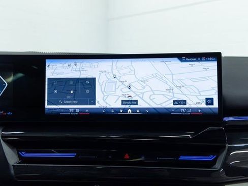 Certified 2025 BMW 530i xDrive 530i xDrive w/ Premium Package image 17