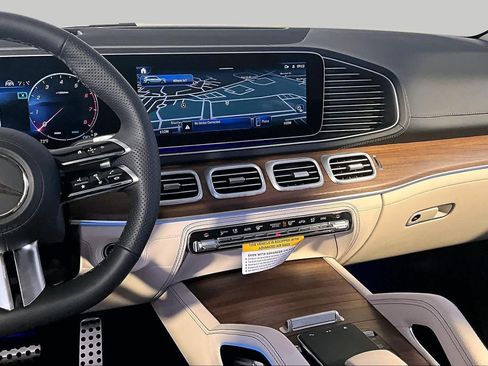 New 2026 Mercedes-Benz GLS 450 4MATIC image 8