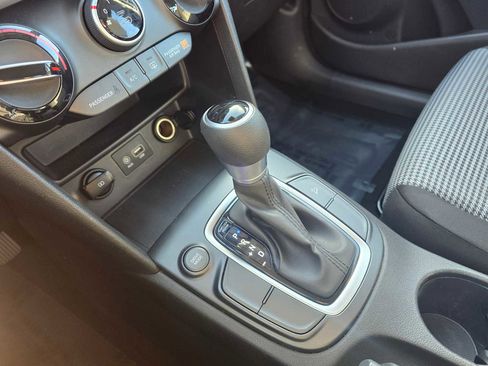 Used 2019 Hyundai Kona SE image 29