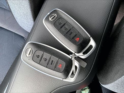 Used 2025 Nissan Versa SV w/ Trunk Package FWD image 20