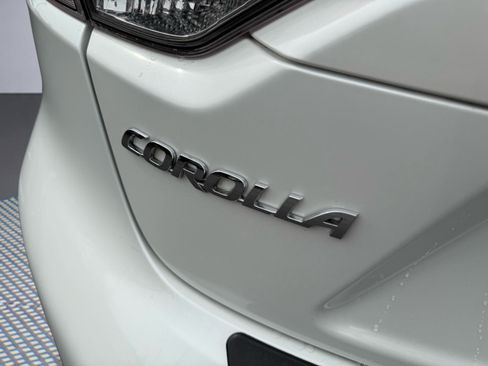 Used 2020 Toyota Corolla SE w/ SE Premium Package FWD image 6