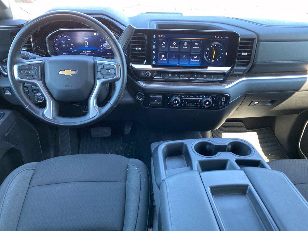Used 2025 Chevrolet Silverado 2500 LT w/ Convenience Package AWD/4WD image 9