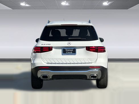 Used 2026 Mercedes-Benz GLB 250 image 10