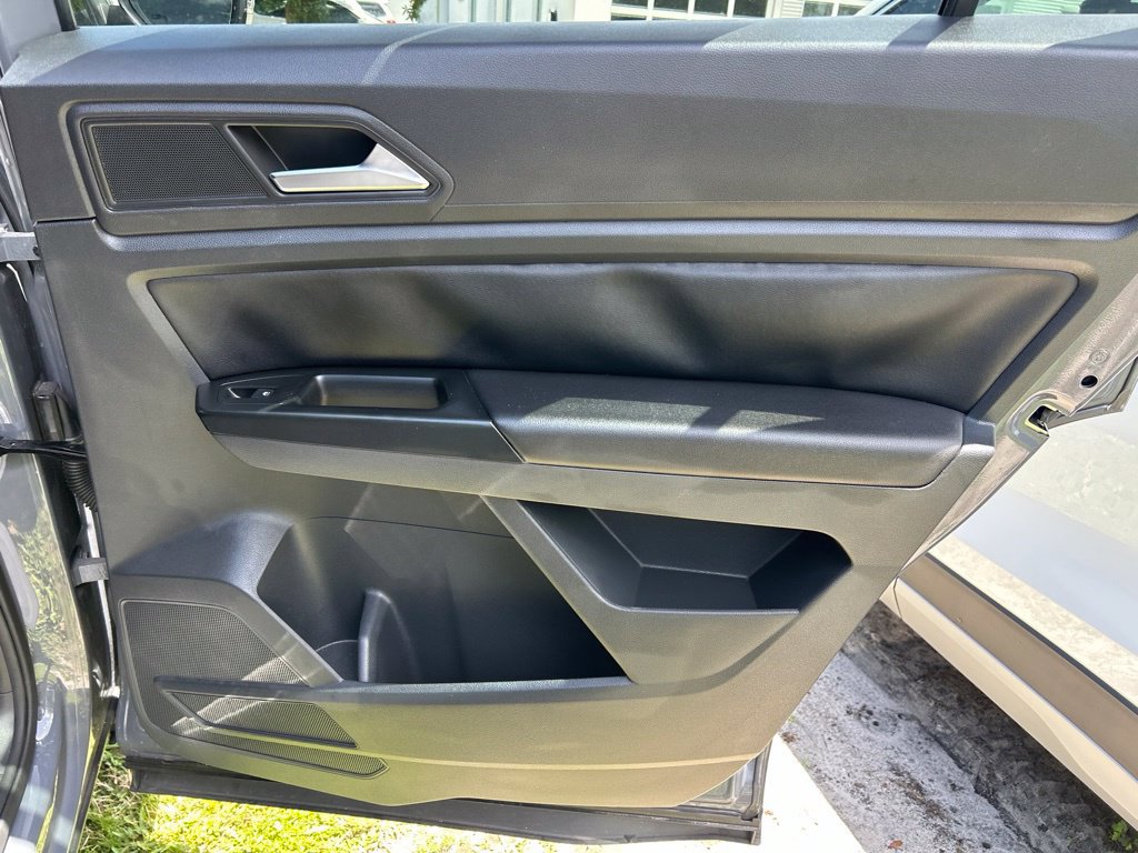 Used 2020 Volkswagen Atlas Cross Sport SE w/ Panoramic Sunroof Package FWD image 47