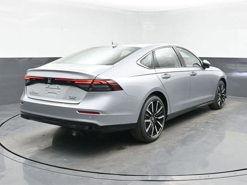 Used 2025 Honda Accord Touring image 10