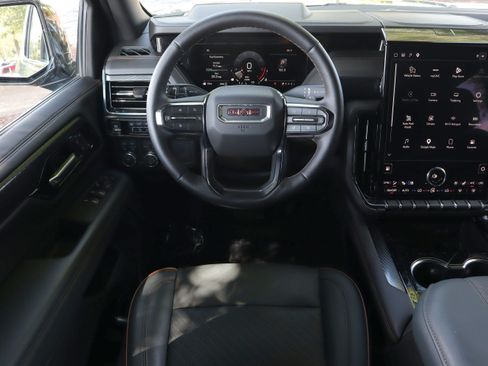 Used 2026 GMC Yukon AT4 AWD/4WD image 30