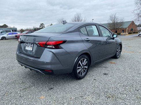 Used 2025 Nissan Versa SV image 3