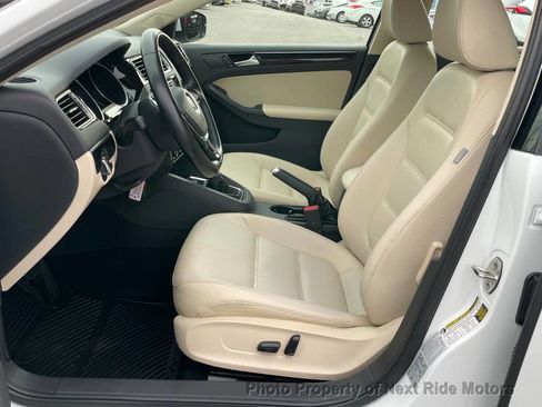 Used 2017 Volkswagen Jetta SEL image 5