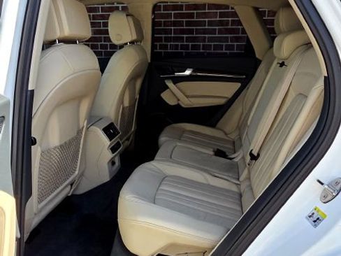 Used 2018 Audi Q5 2.0T Premium Plus w/ Premium Plus Package AWD/4WD image 10