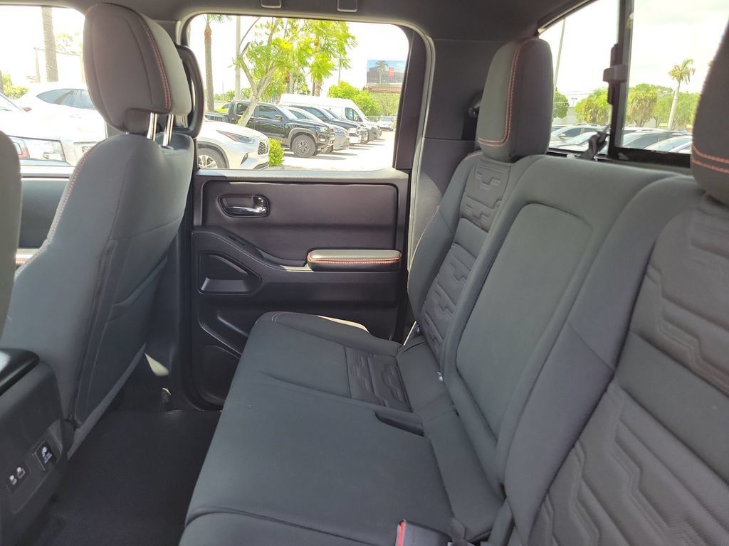 Certified 2025 Nissan Frontier PRO-4X w/ Pro Convenience Package AWD/4WD image 11