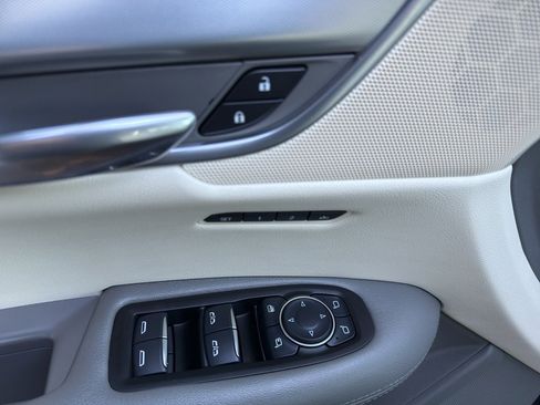 Used 2017 Cadillac XT5 Luxury w/ Driver Awareness Package image 14