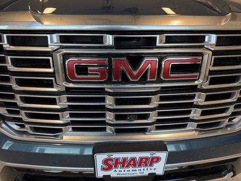 Used 2025 GMC Yukon XL Denali w/ Sun & Power Step Package AWD/4WD image 14