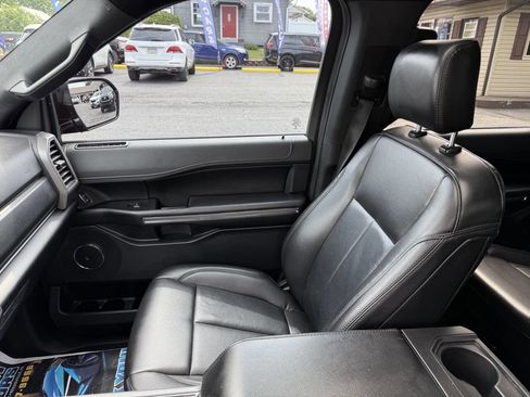 Used 2020 Ford Expedition XLT w/ Black Accent Package AWD/4WD image 11
