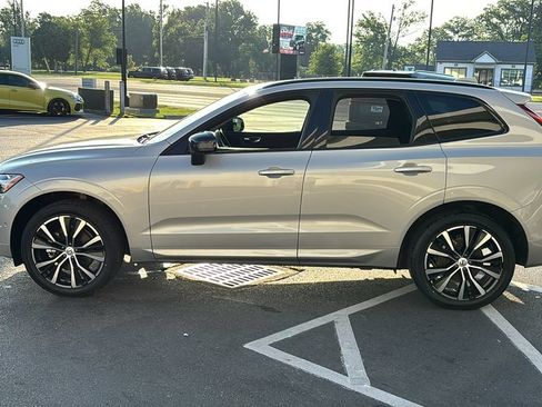 Certified 2025 Volvo XC60 B5 Plus AWD/4WD image 3